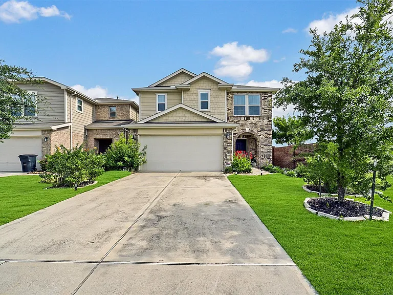 16502 Live Oak Canyon Dr — Photo 1