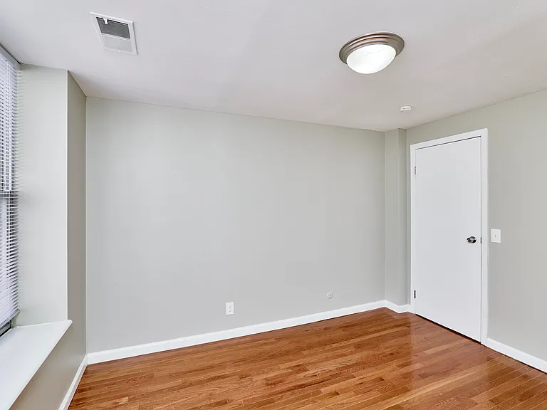 5500 Pershing Ave #44 — Photo 20
