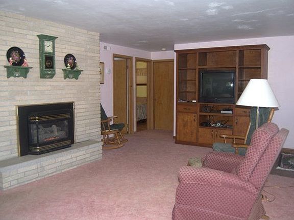 5th image of W958 Kettle Moraine Ln