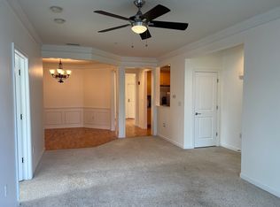 132 Clocktower Dr #312, Waltham, MA 02452