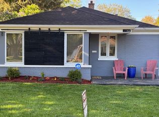 744 E Rockland Rd, Libertyville, IL 60048