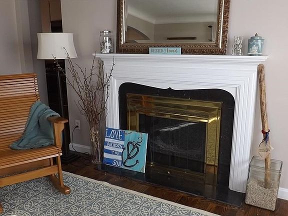 3rd image of 4328 W 211th St