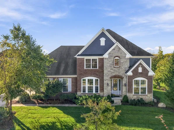 14749 Edgebrook Dr, Fishers, IN 46040