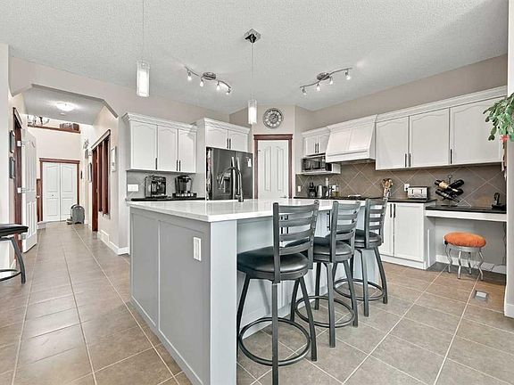 4th image of 211 S Royal Birch Way NW