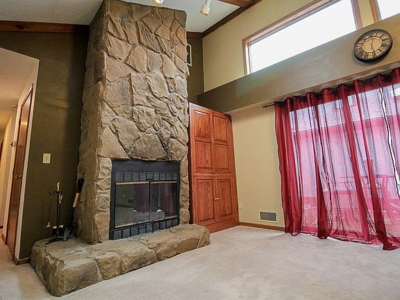 4th image of 7 Pinewood Dr