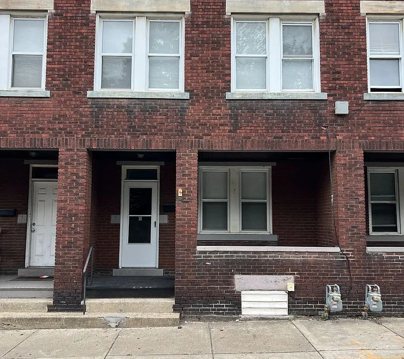 303B Broadway Ave