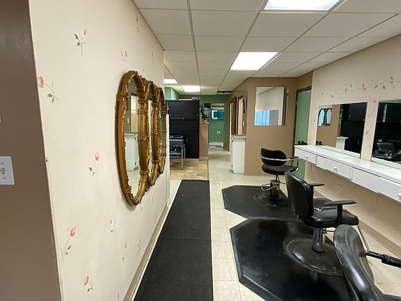 4th image of 1609 Pine Ave #1