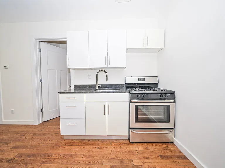 50 Jefferson St #1B — Photo 7