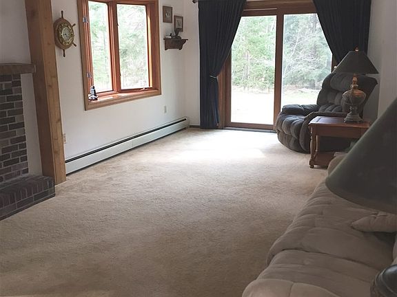 3rd image of 304 Fernwood Dr