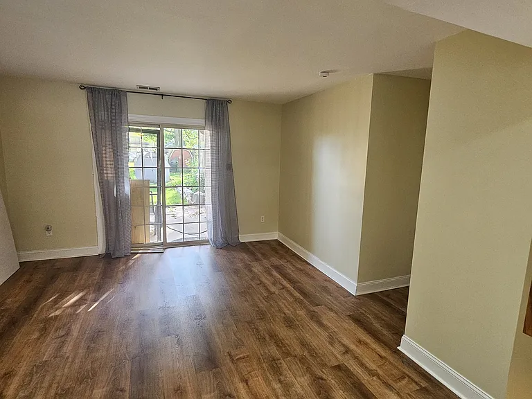 1258 Lisa Dr — Photo 17