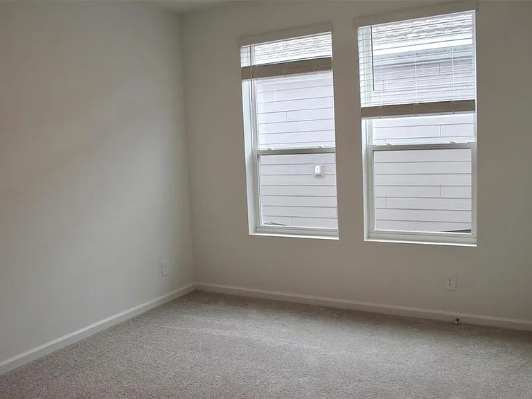 A-4359 Vibernum Avenue — Photo 13