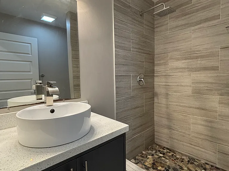 1014 Ursula St — Photo 12