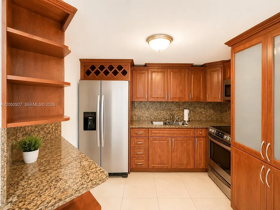 825 Brickell Bay Dr #1245