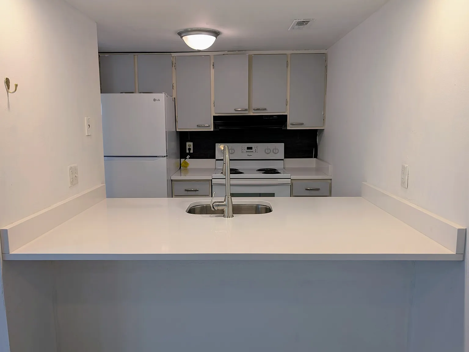 2 bed, 890 sqft, $1,250 — Photo 3