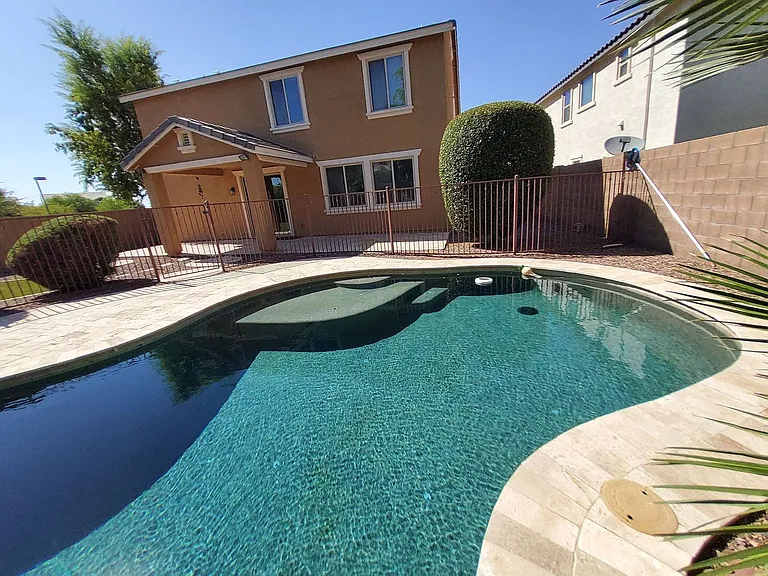 3031 E Regina St — Photo 17