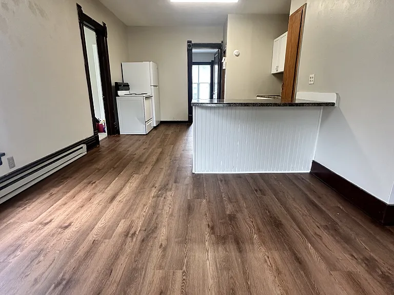 430 S 4th St #1 — Photo 3