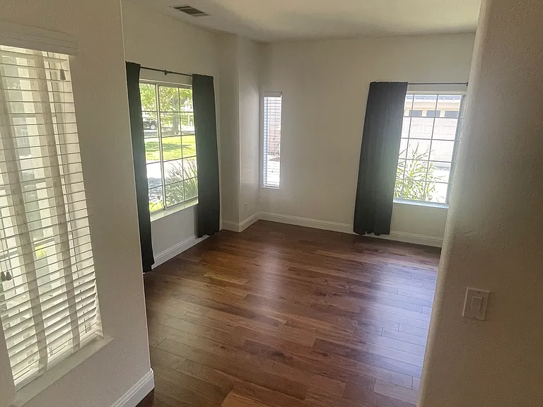 1905 Alpine Ct — Photo 5