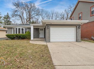 19 N Broadway Ave, Park Ridge, IL 60068