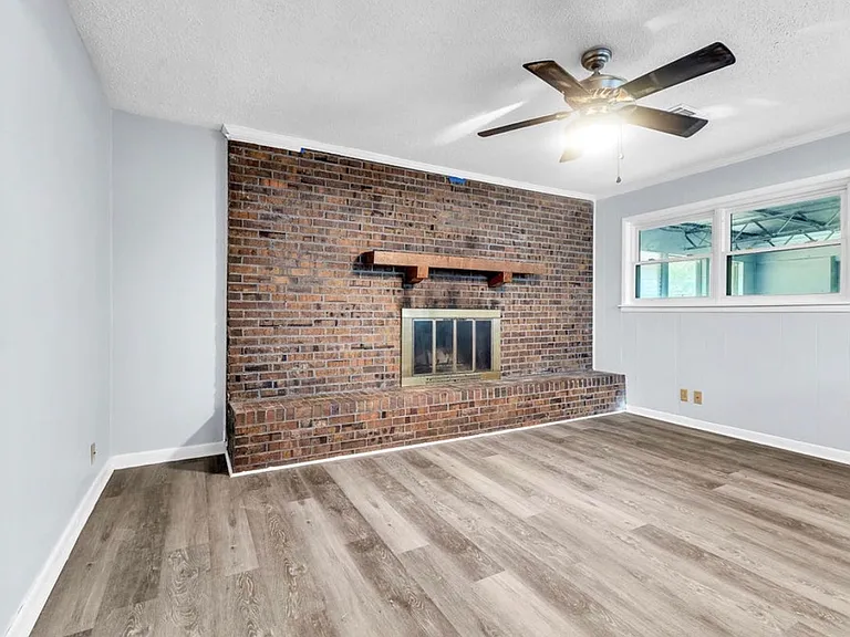 3692 Fairfield Dr — Photo 12
