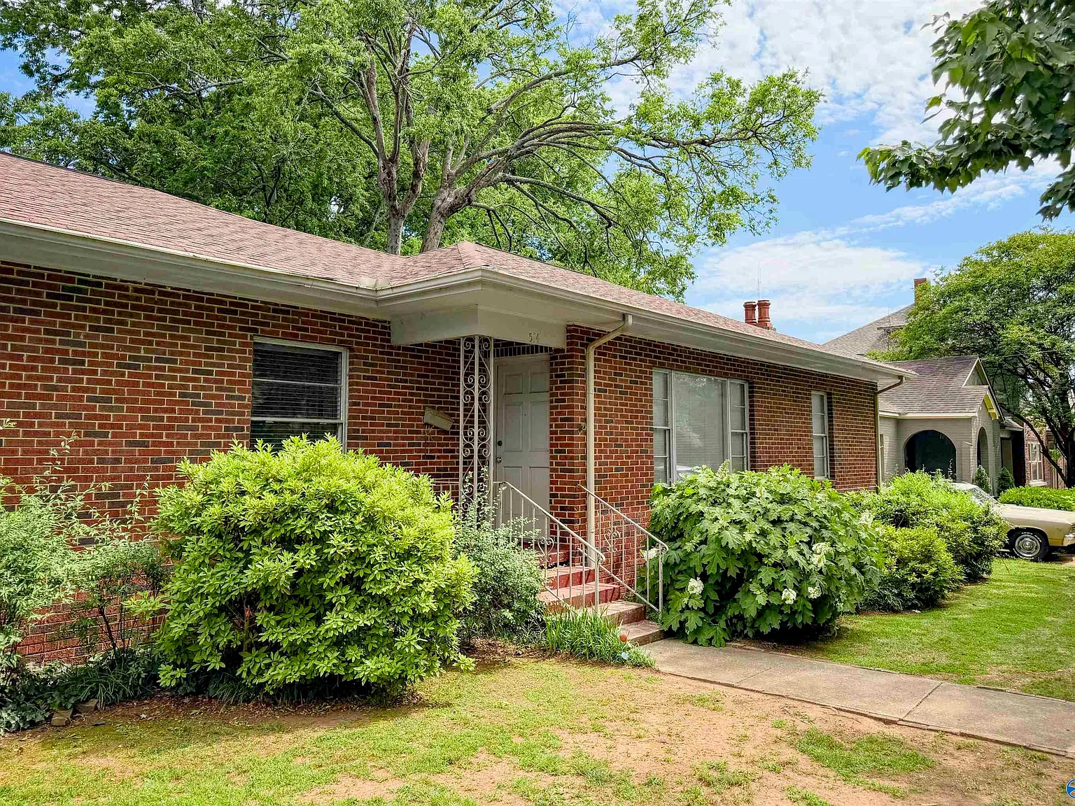 2 bed, 1.0 bath, 860 sqft, $1,150 — Photo 1