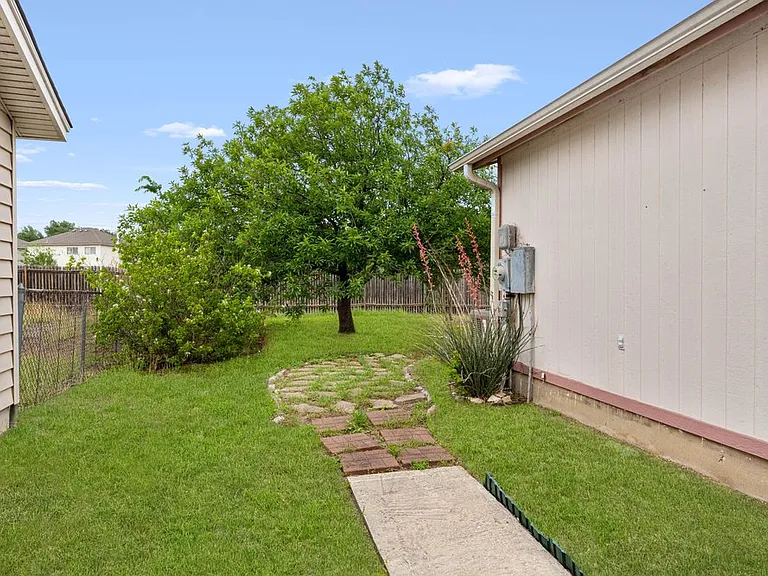 6863 Cypress Mist Dr — Photo 29