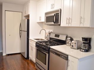 850 W Barry Ave APT 2B, Chicago, IL 60657