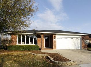 7221 Kidwell Rd, Downers Grove, IL 60516