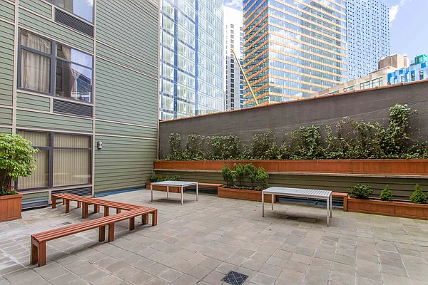 Rented by Compass | media 18