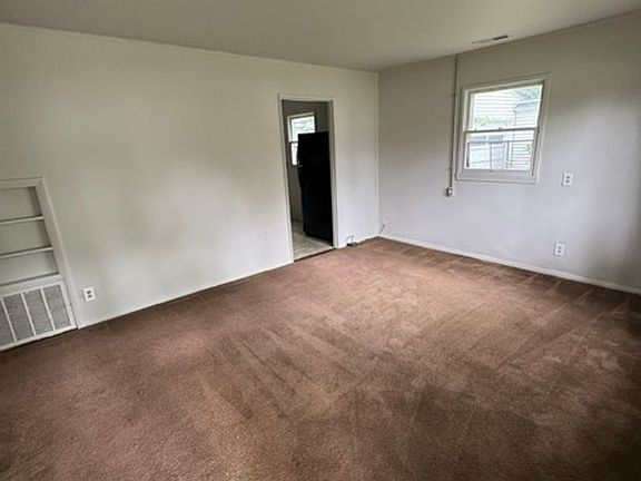 2nd image of 4820 Smith St