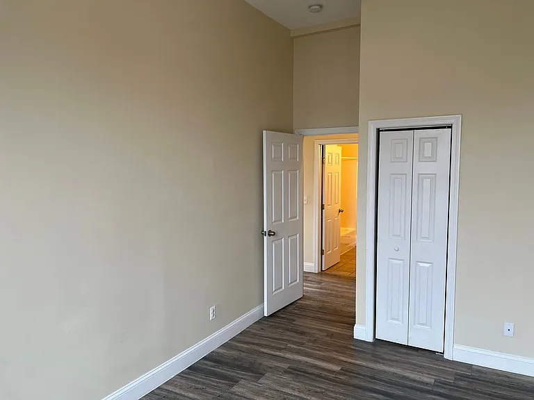 311 Main St — Photo 8