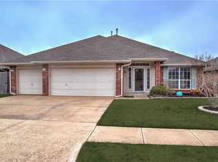 11113 SW 8th St, Yukon, OK 73099