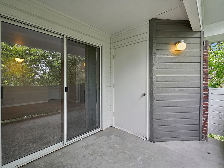 Pinecone Apartments — Photo 32