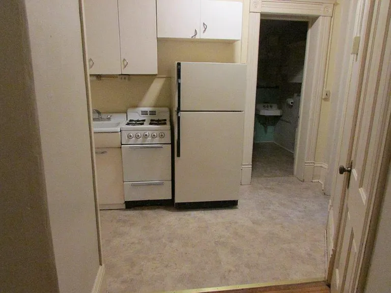 121 E Gilman St — Photo 35