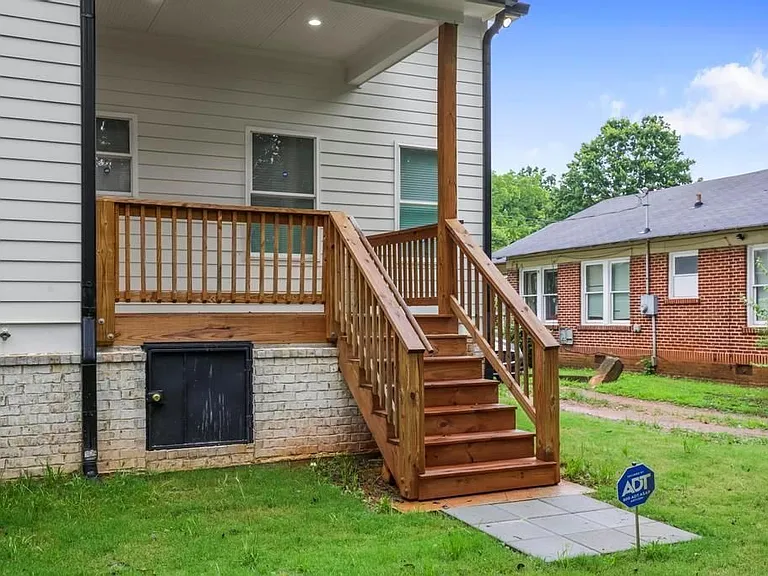 79 Adair Ave — Photo 32