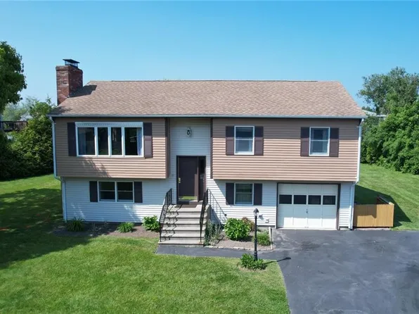 33 Greene Ln, Narragansett, RI 02882