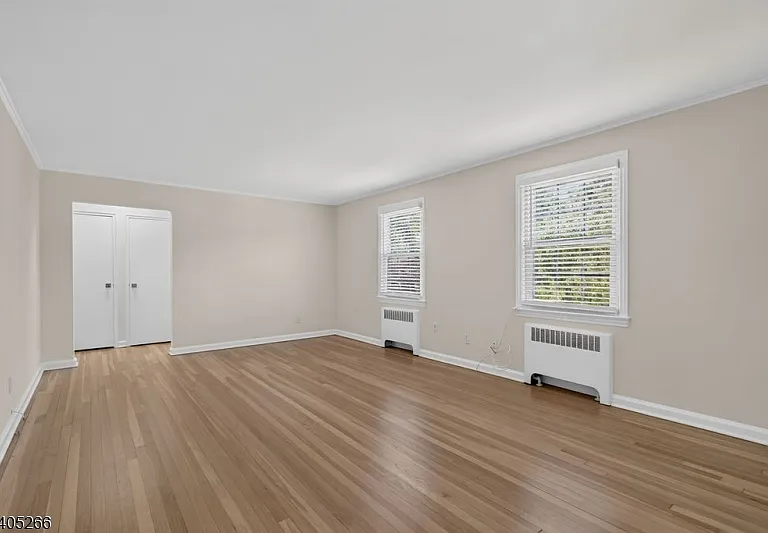 390 Morris Ave #35 — Photo 4