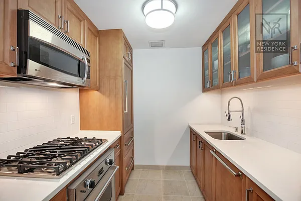 Sold by New York Residence | media 1