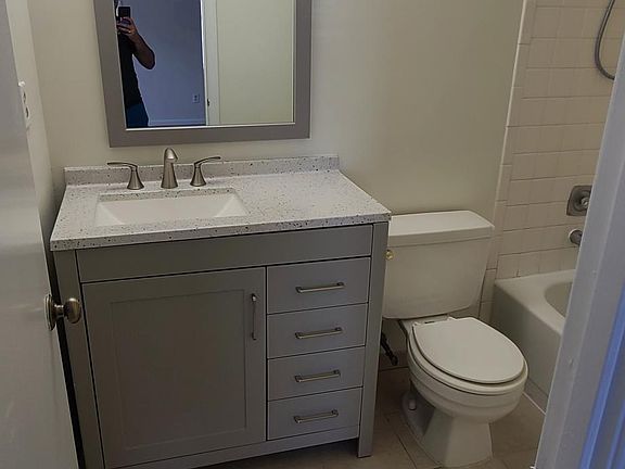 4th image of 5663 Independence Cir