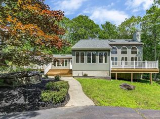 103 Goldrush Dr, Hawley, PA 18428