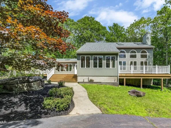 103 Goldrush Dr, Hawley, PA 18428