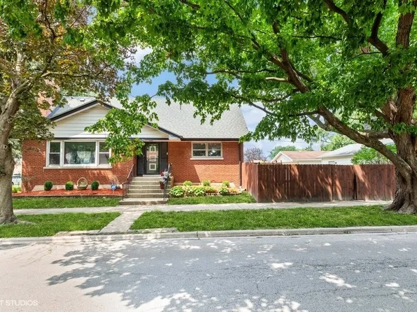 2900 W 100th St, Evergreen Park, IL 60805