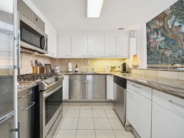 240 Centre Street image 19 of 20