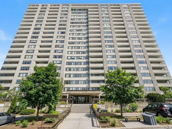 2625 Regina St #409, Ottawa, ON K2B 5W8