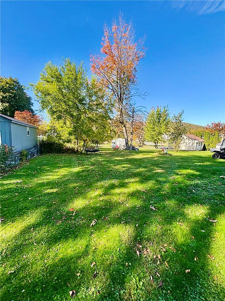 3 bed, 2160 sqft, $1,950 — Photo 3