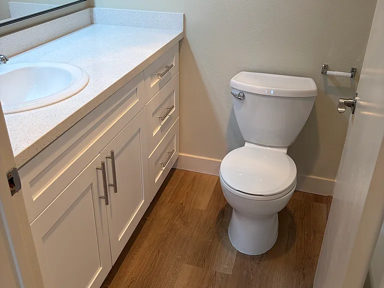 331 W Stocker St #10 — Photo 12