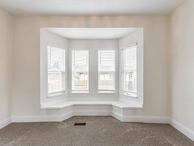 1144 SE 85th Ave — Photo 8