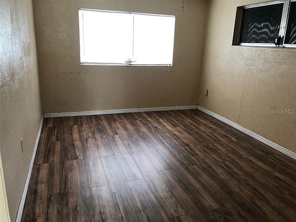 4th image of 690 Grace Ct