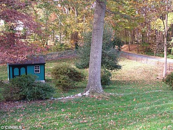 5th image of 9811 Fernleigh Dr