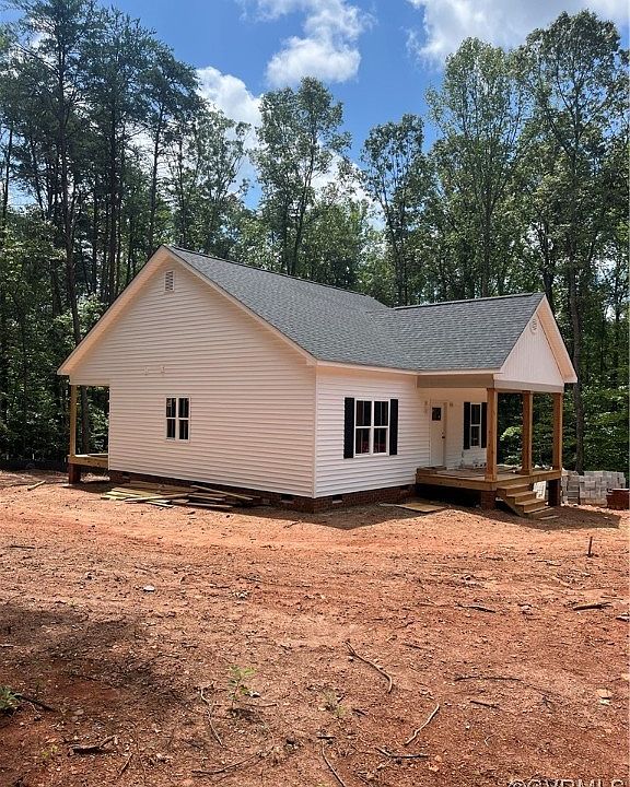 2nd image of 4719 Shannon Hill Rd