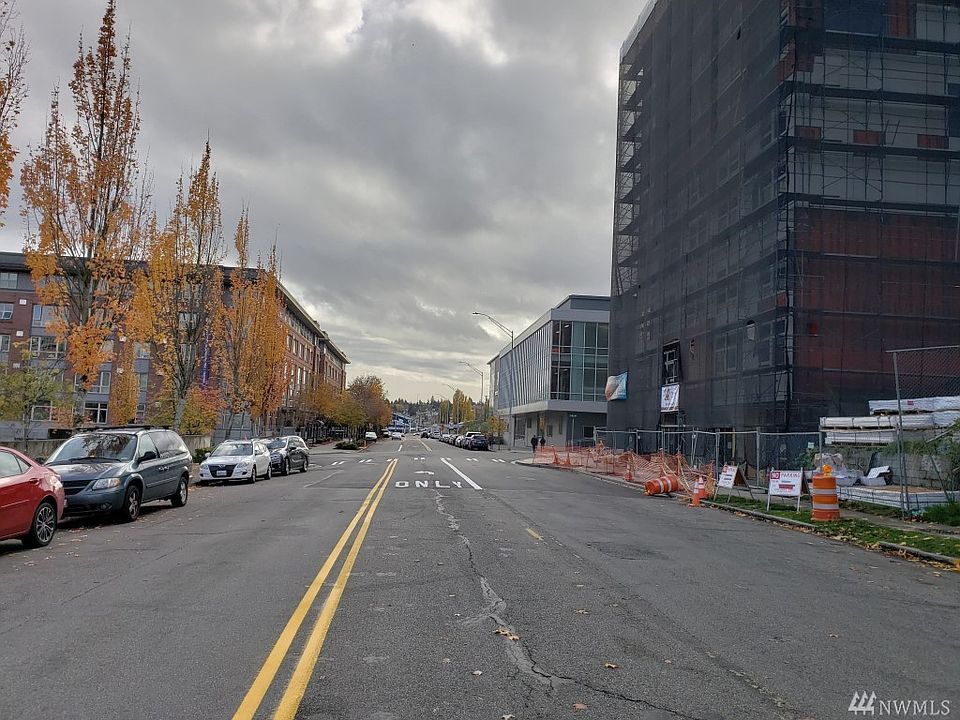 2nd image of 1540 Market St